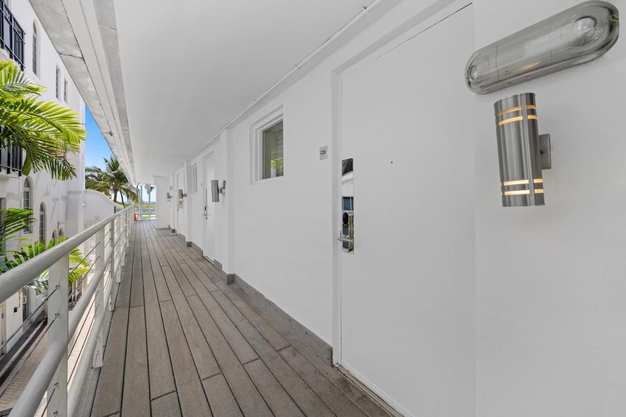 Ocean Drive Apartments With Rooftop Pool, South Beach, Miami 마이애미 비치 외부 사진