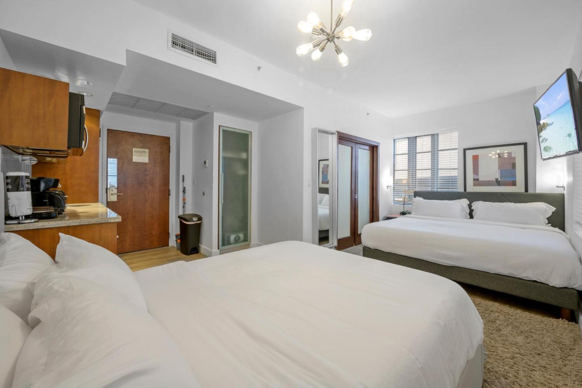 Ocean Drive Apartments With Rooftop Pool, South Beach, Miami 마이애미 비치 외부 사진