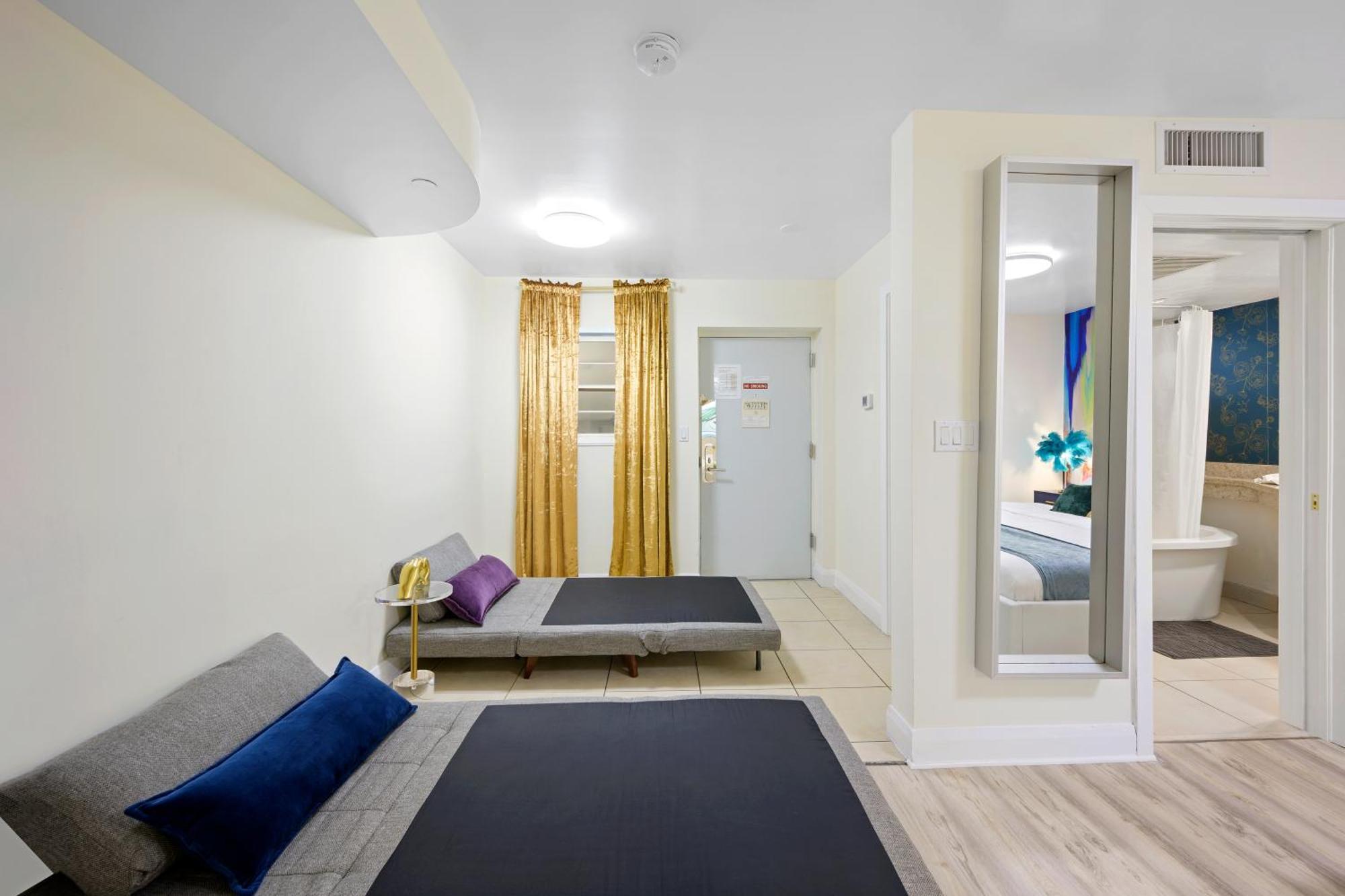 Ocean Drive Apartments With Rooftop Pool, South Beach, Miami 마이애미 비치 외부 사진