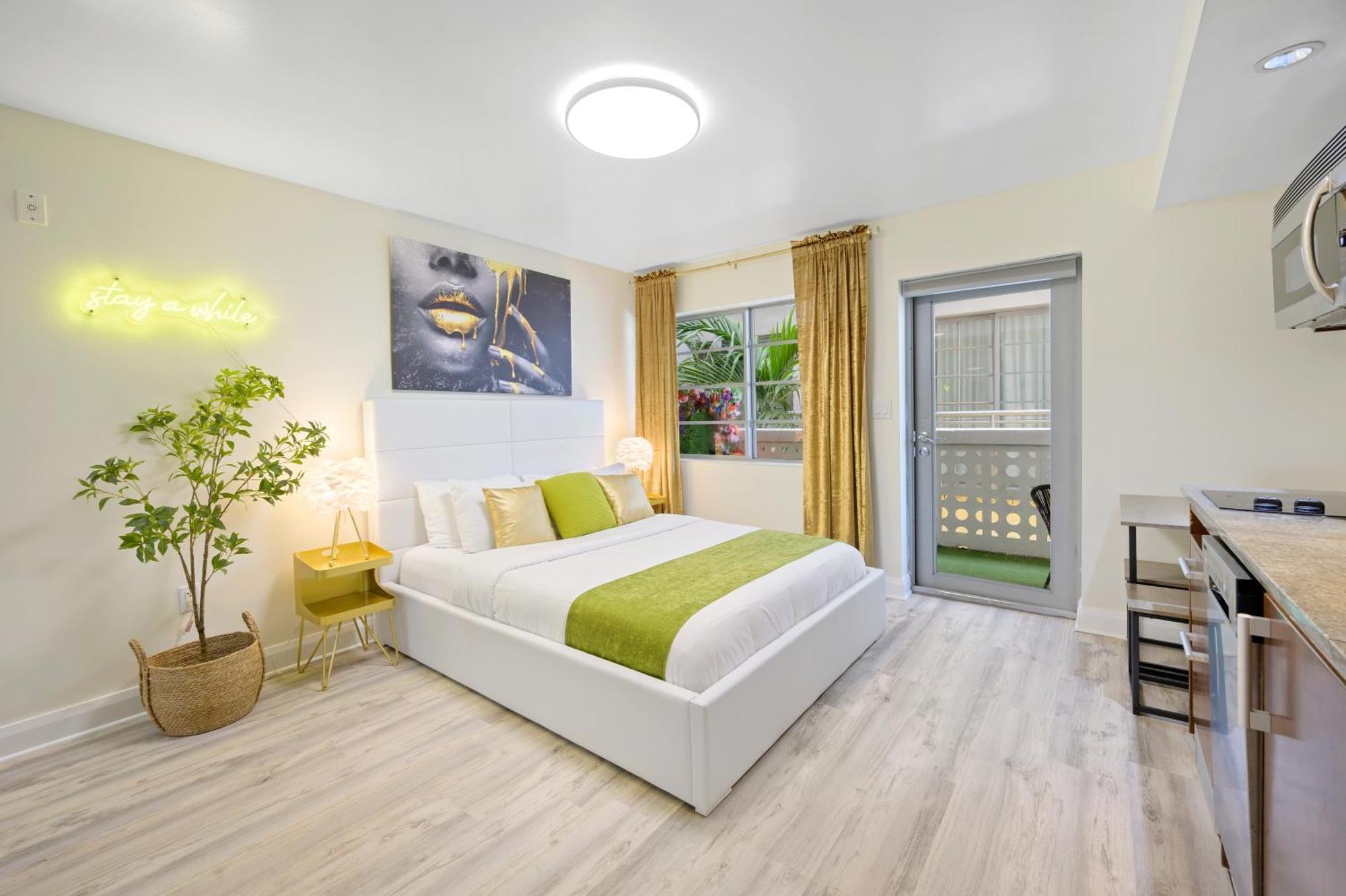 Ocean Drive Apartments With Rooftop Pool, South Beach, Miami 마이애미 비치 외부 사진